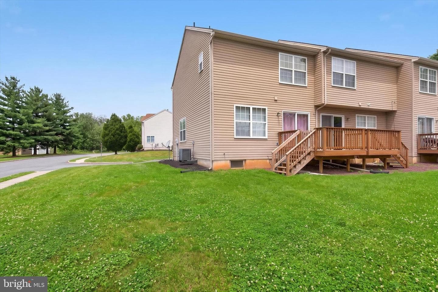 80 E Beaver Street photo 27