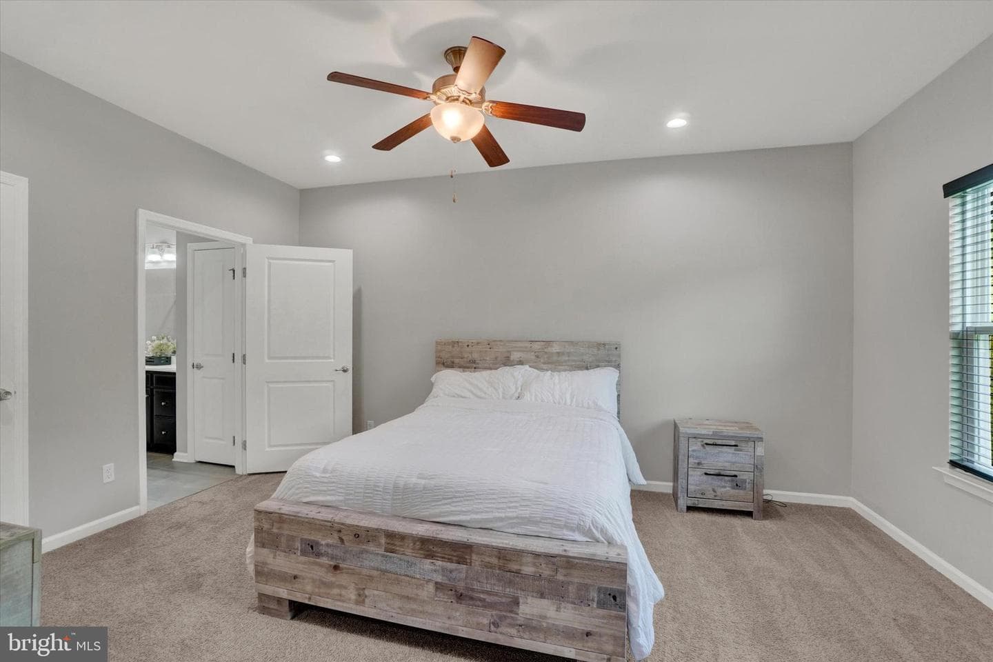 1411 Crest Way photo 14