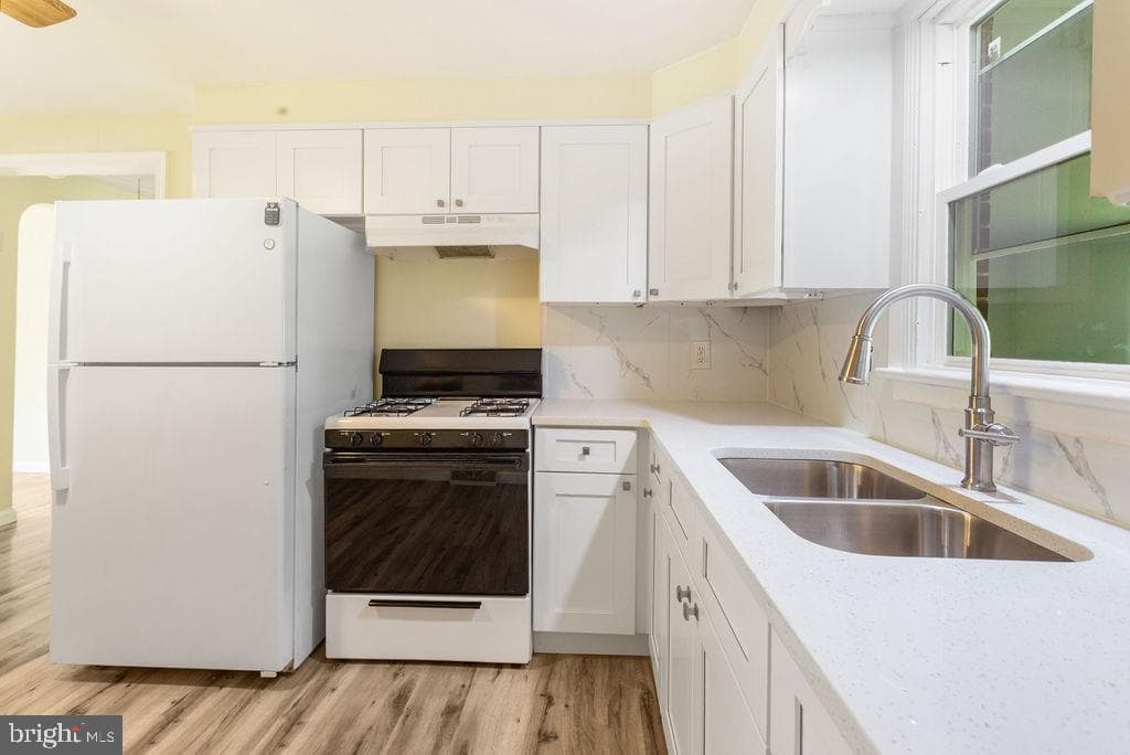 311 E Lancaster Street photo 8