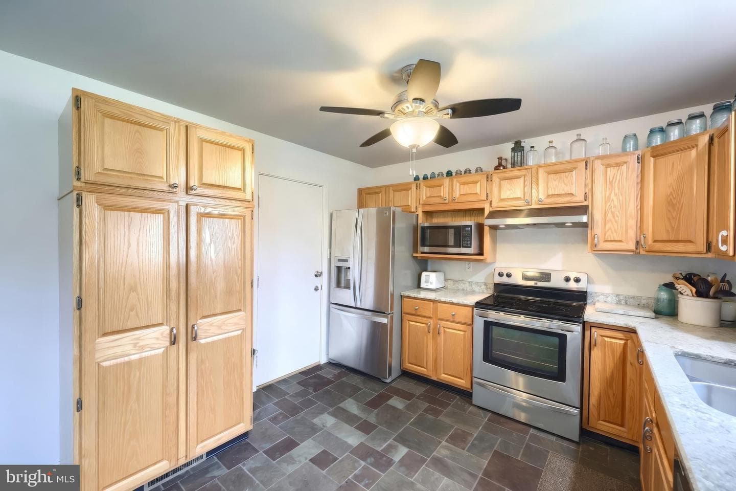 26 Westview Mnr photo 6