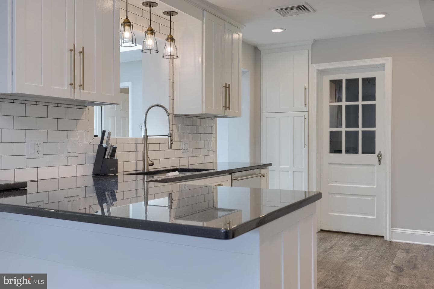 488 Hillcrest Road photo 10