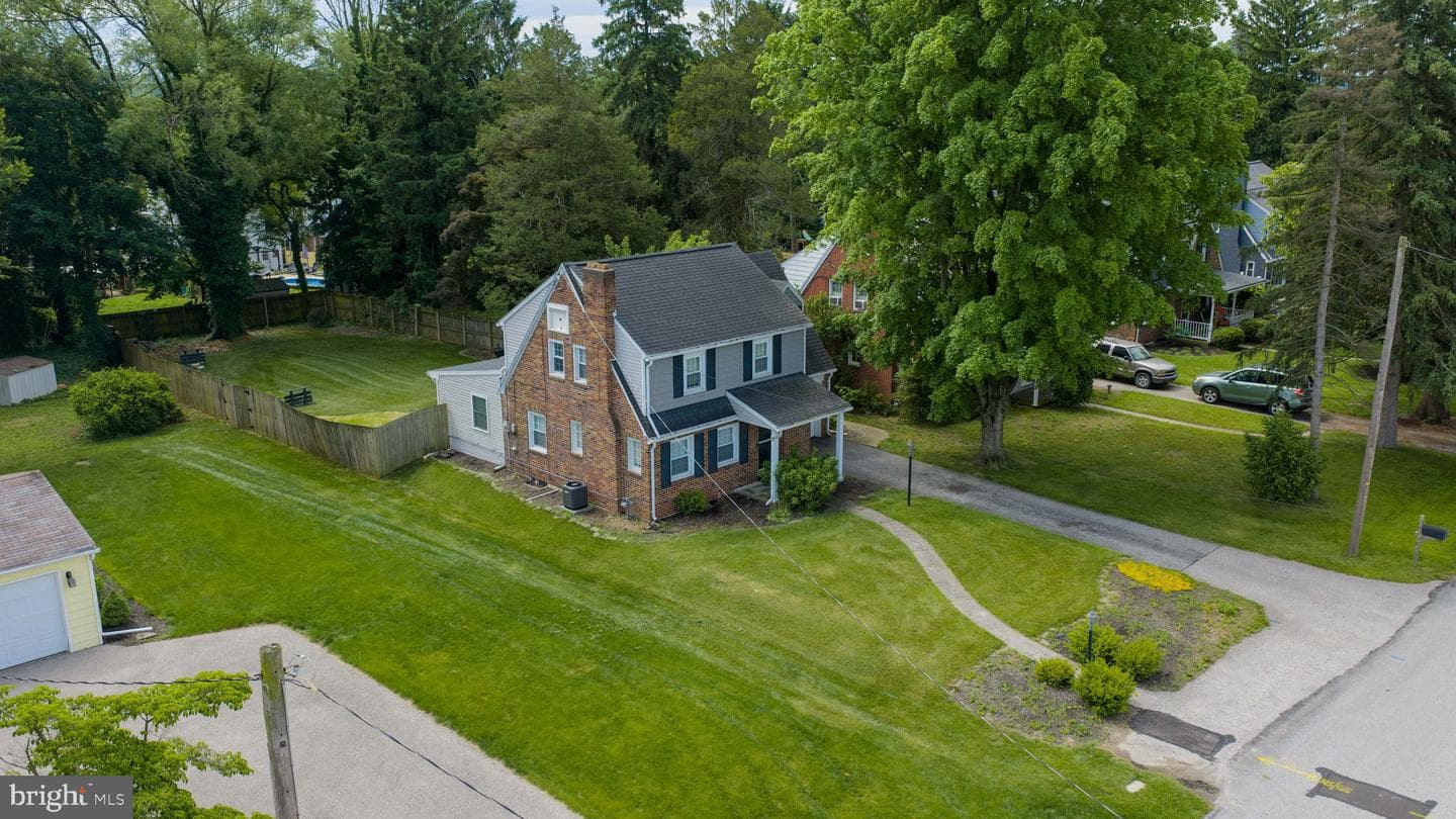 488 Hillcrest Road photo 34