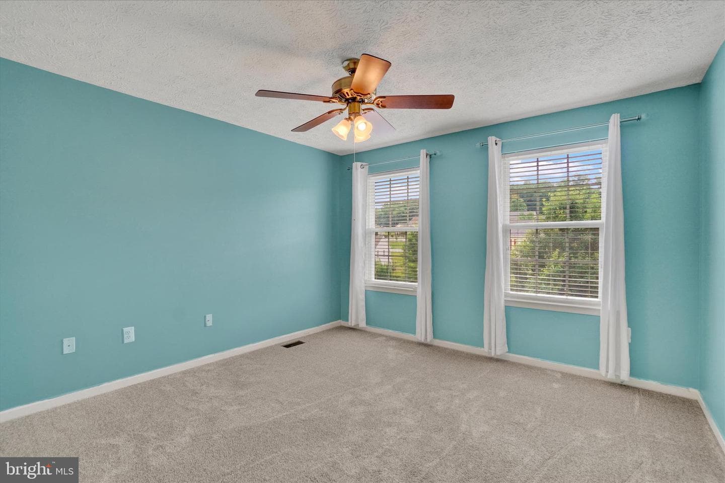 665 Clydesdale Drive photo 24