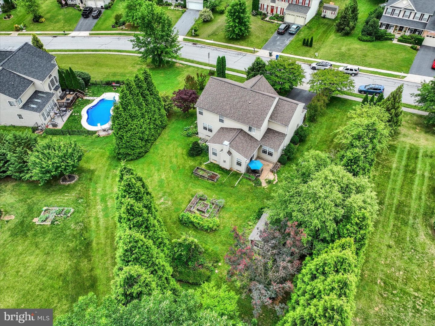 665 Clydesdale Drive photo 34
