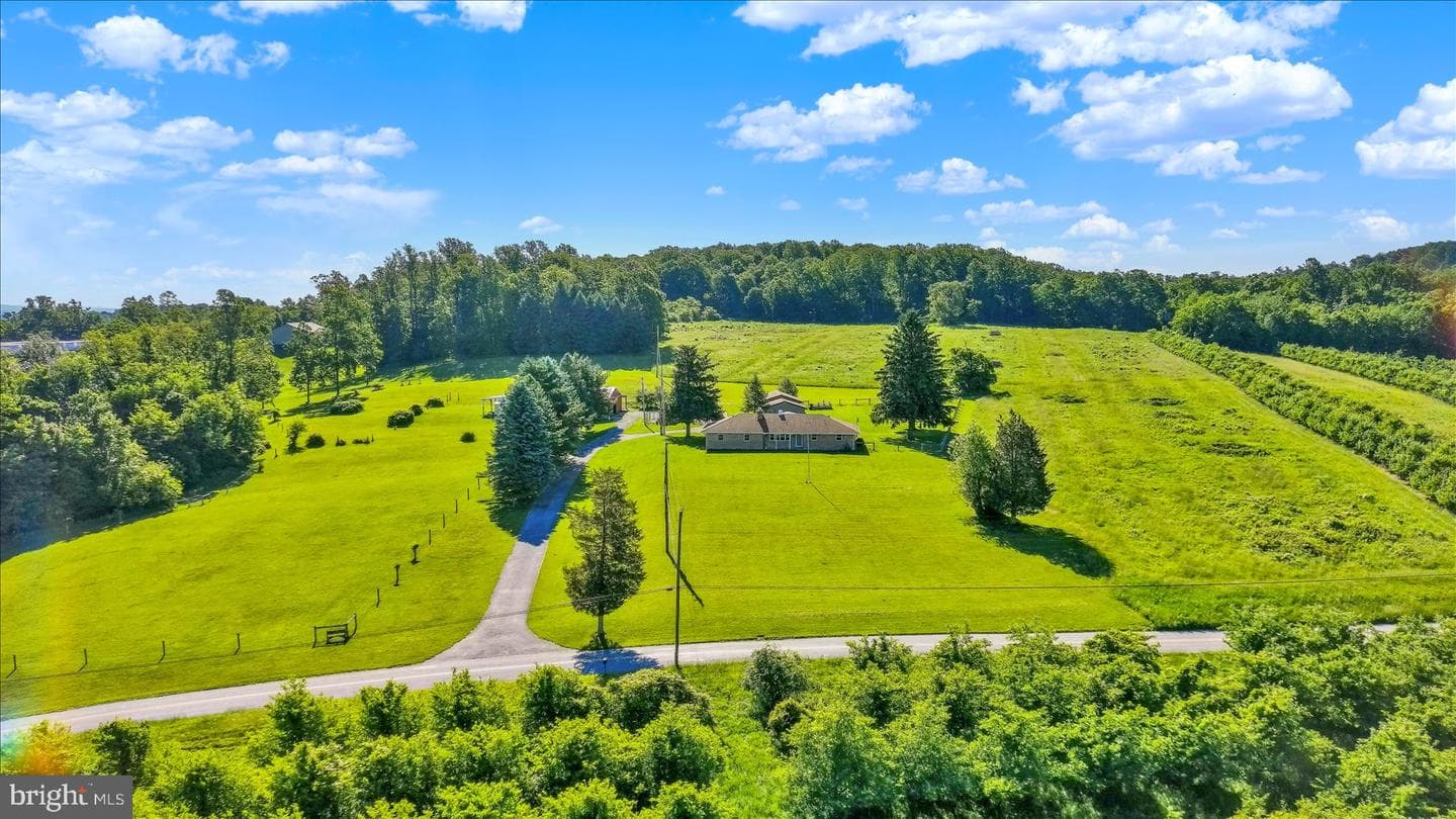 307 Mountain Road photo 1