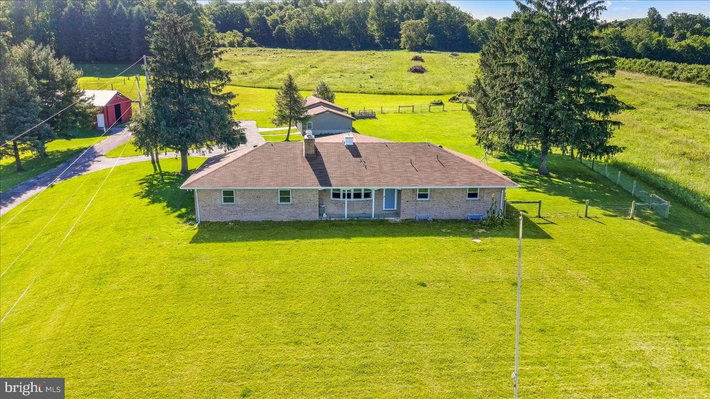 307 Mountain Road photo 2