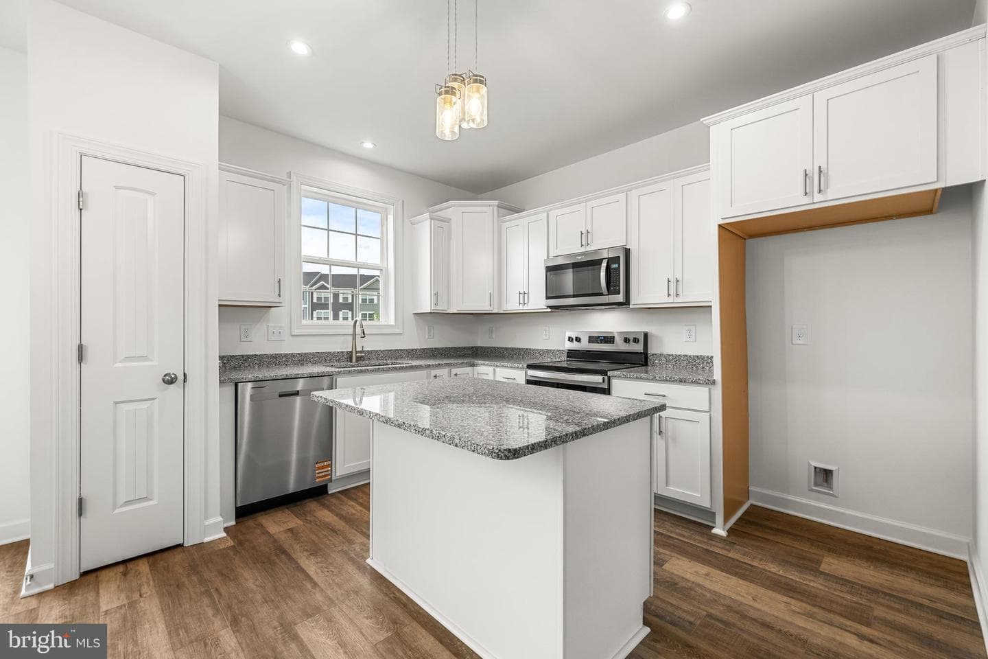 311 Verona Drive photo 9