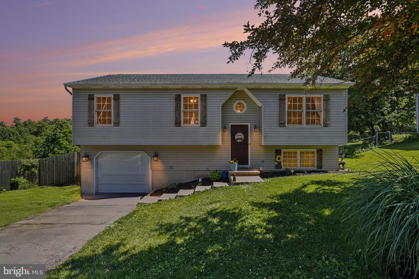 50 Rebecca Drive photo 2