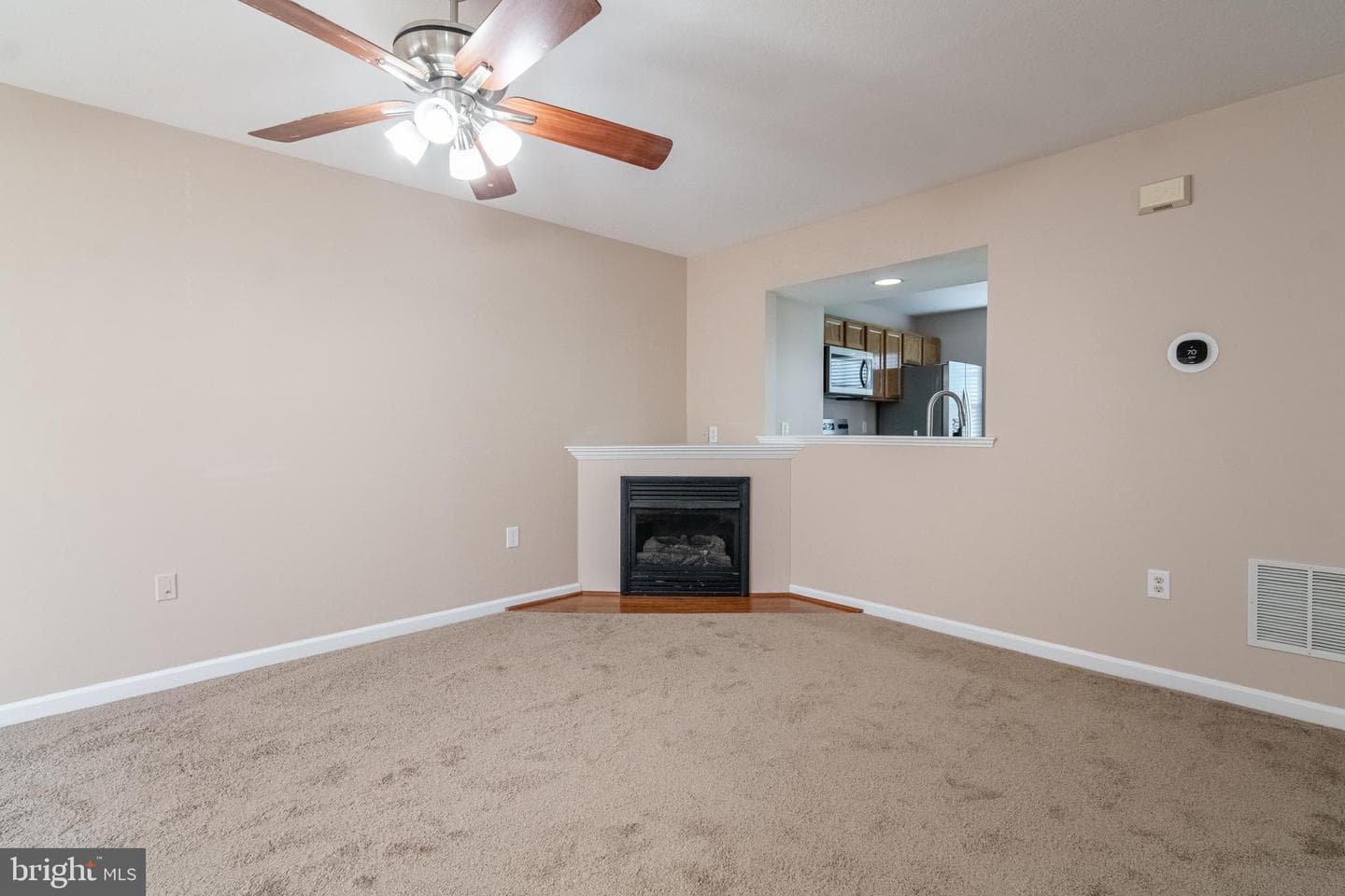 98 E Beaver Street photo 4