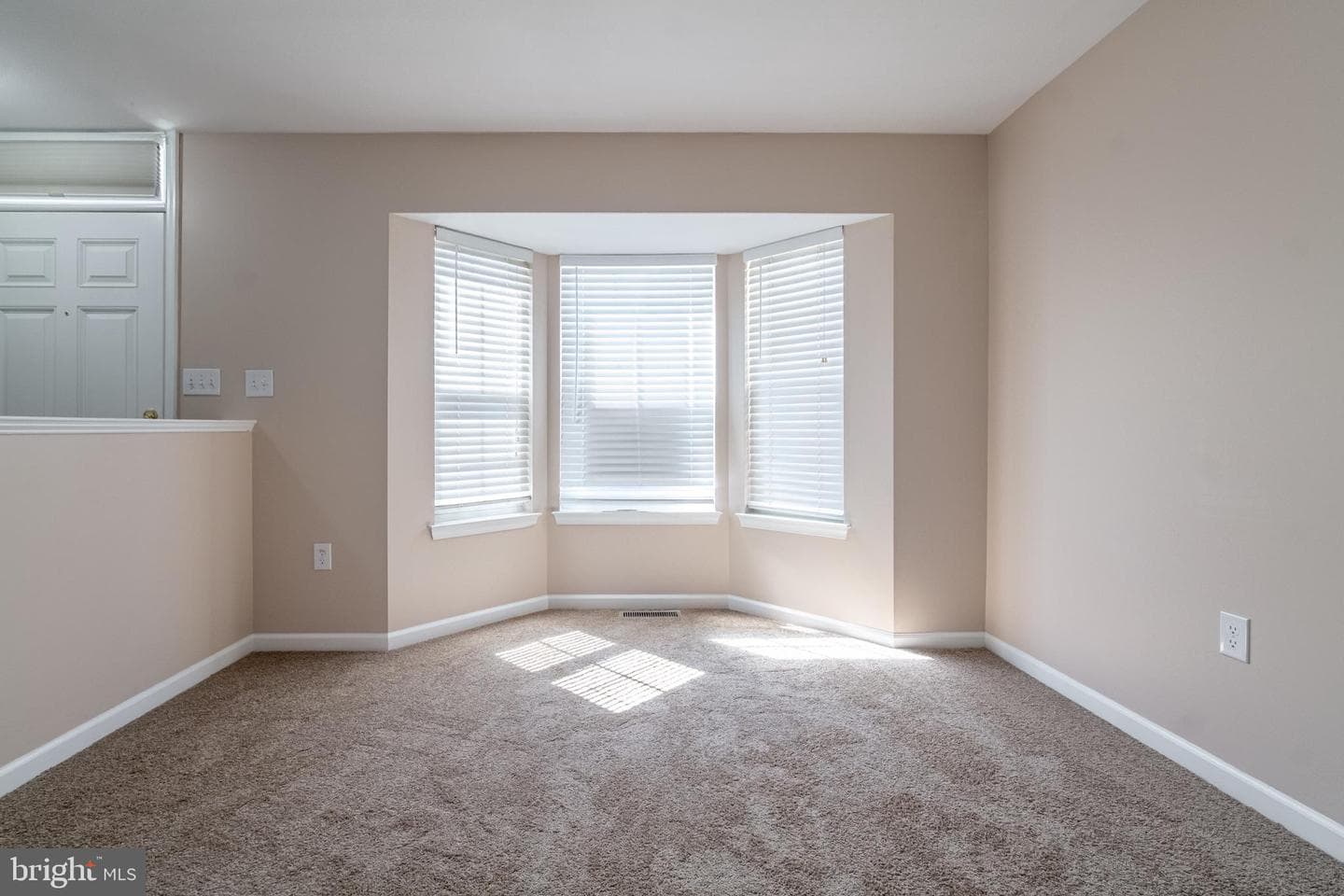 98 E Beaver Street photo 5