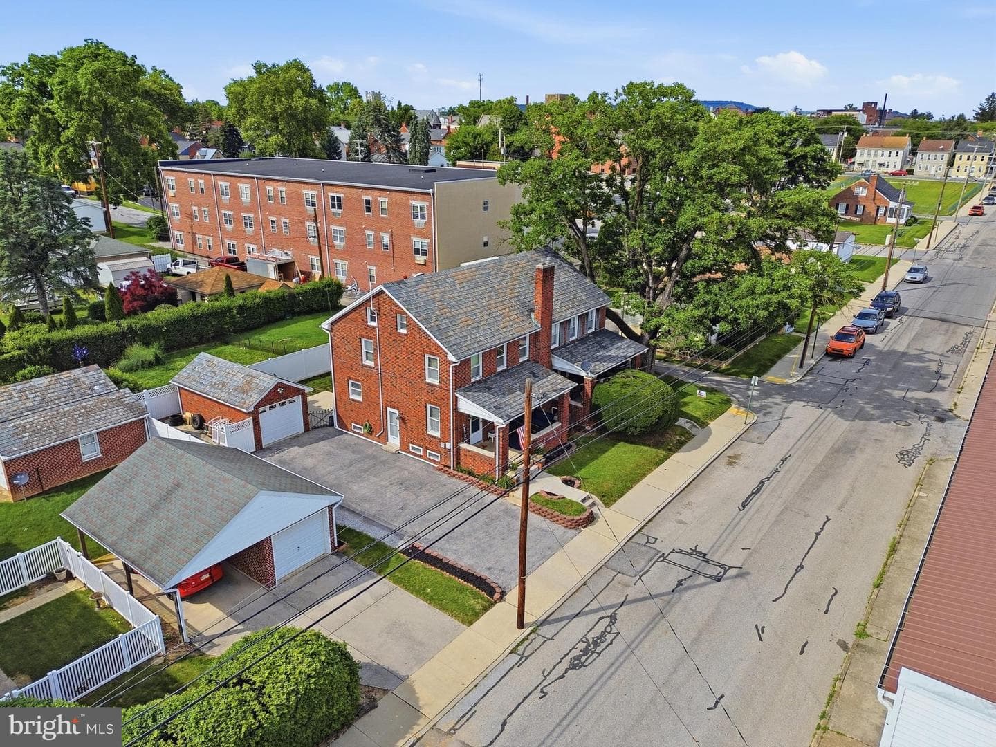 309 W Walnut Street photo 40