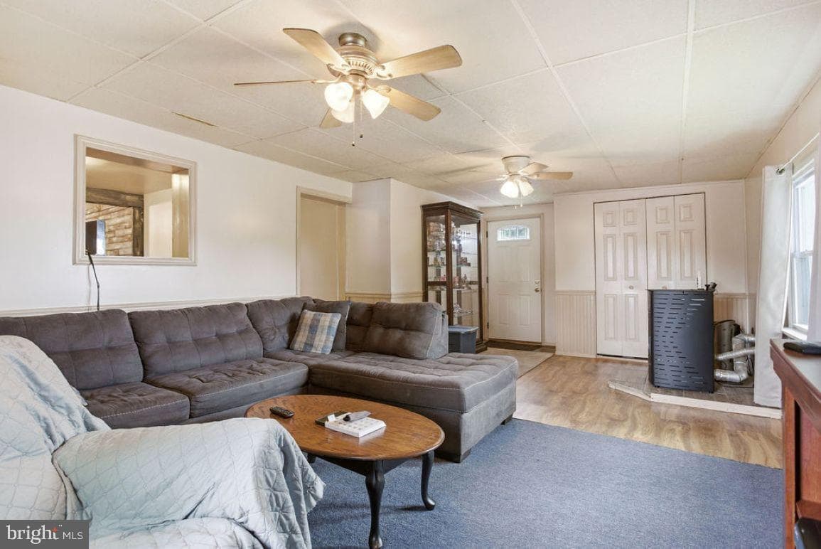 116 Howard Avenue photo 2