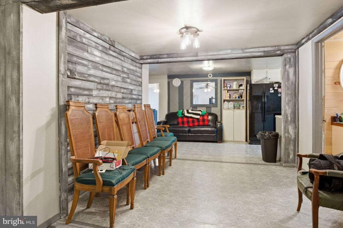 116 Howard Avenue photo 9