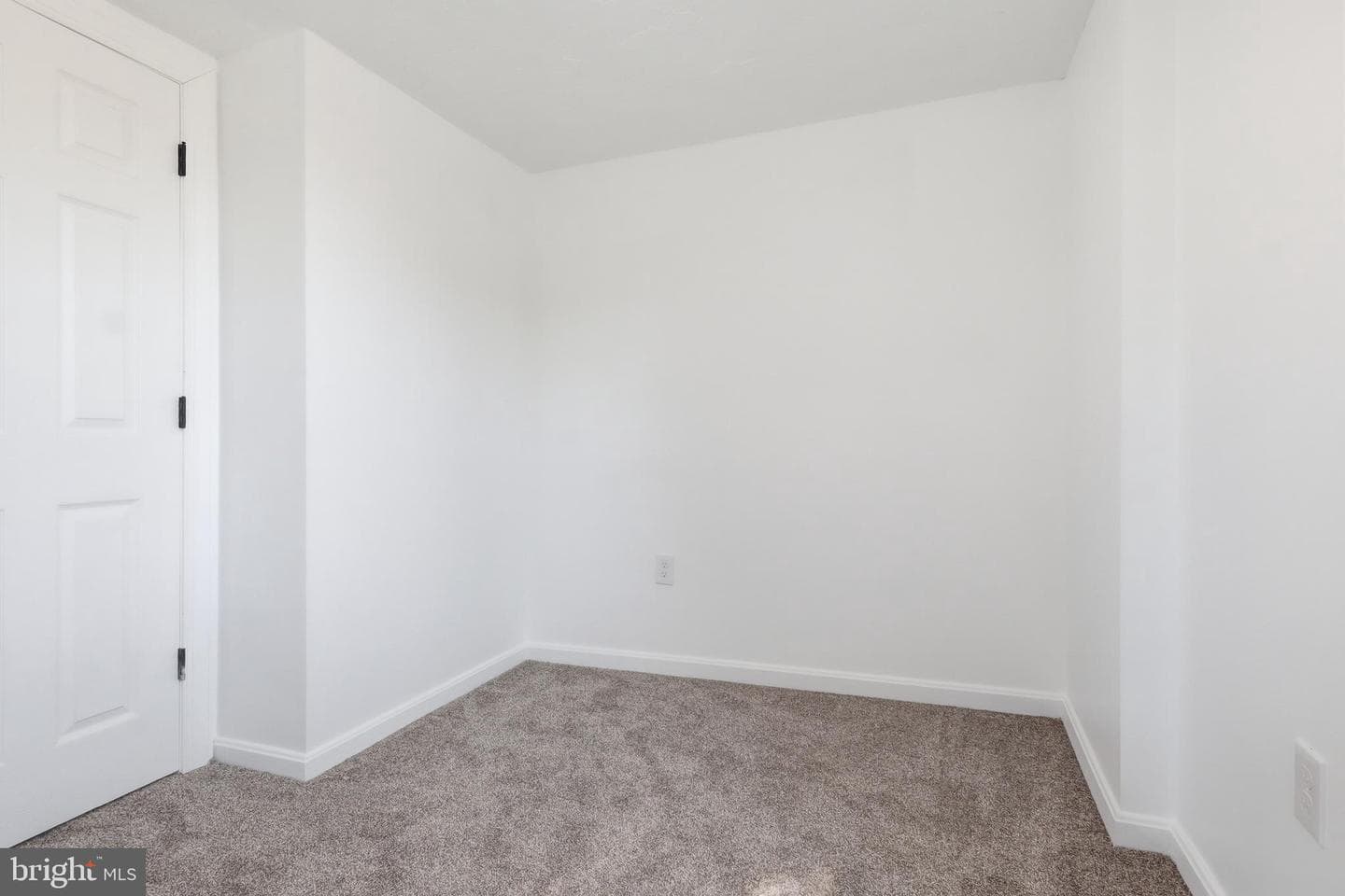 3470 E Prospect Road photo 33