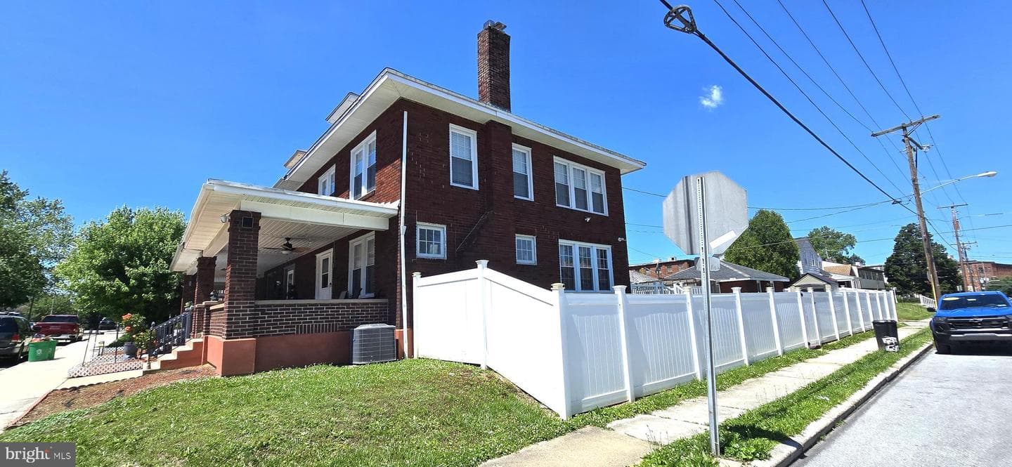 257 E Jackson Street photo 14