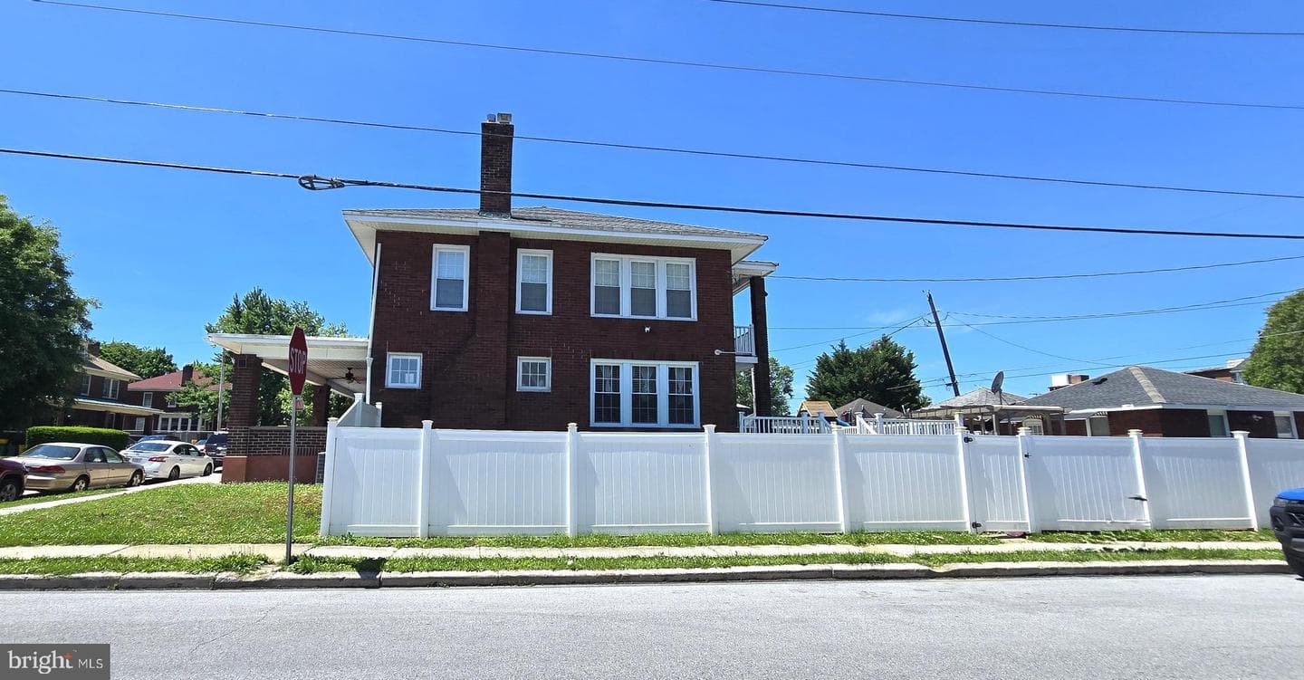 257 E Jackson Street photo 16