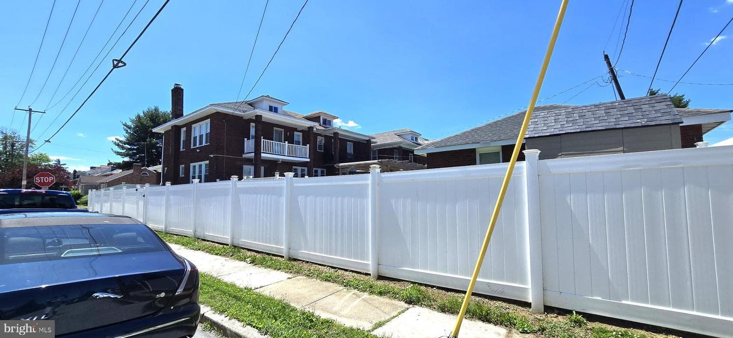 257 E Jackson Street photo 22