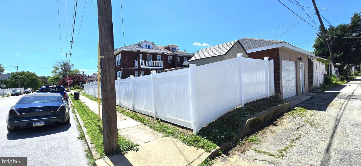 257 E Jackson Street photo 24