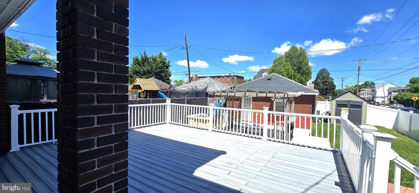 257 E Jackson Street photo 36