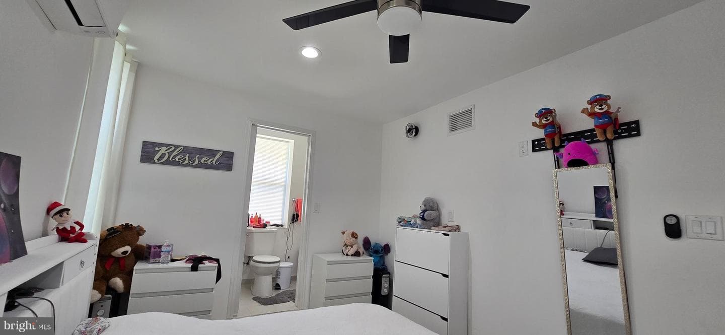 257 E Jackson Street photo 72