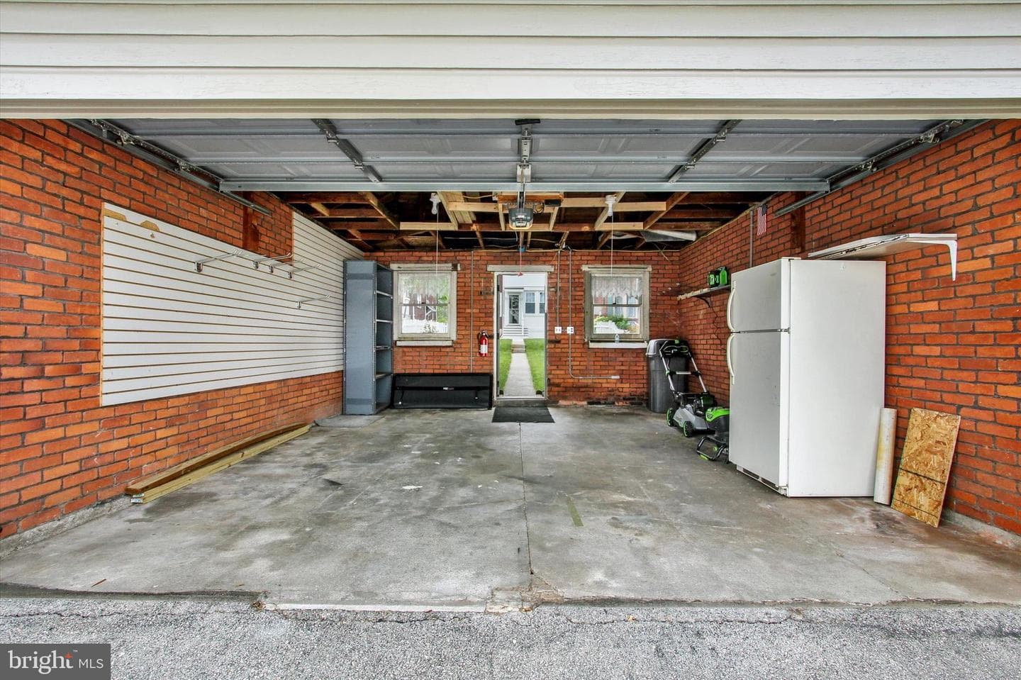 244 Baer Avenue photo 32