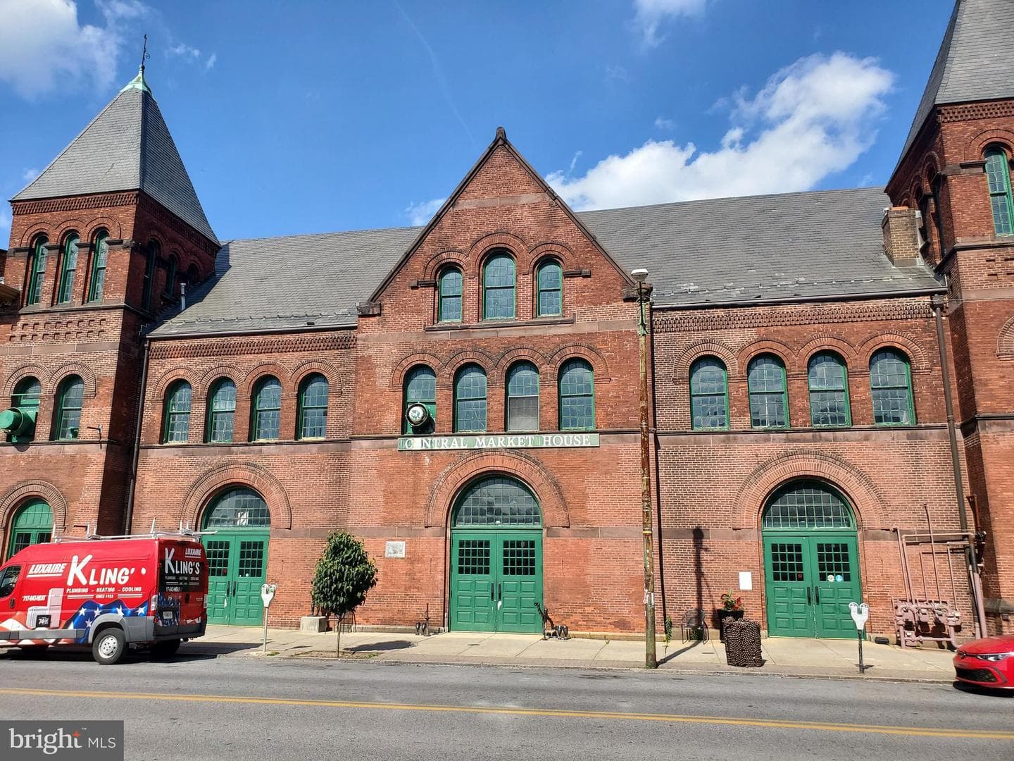 15 S Pershing Avenue photo 16
