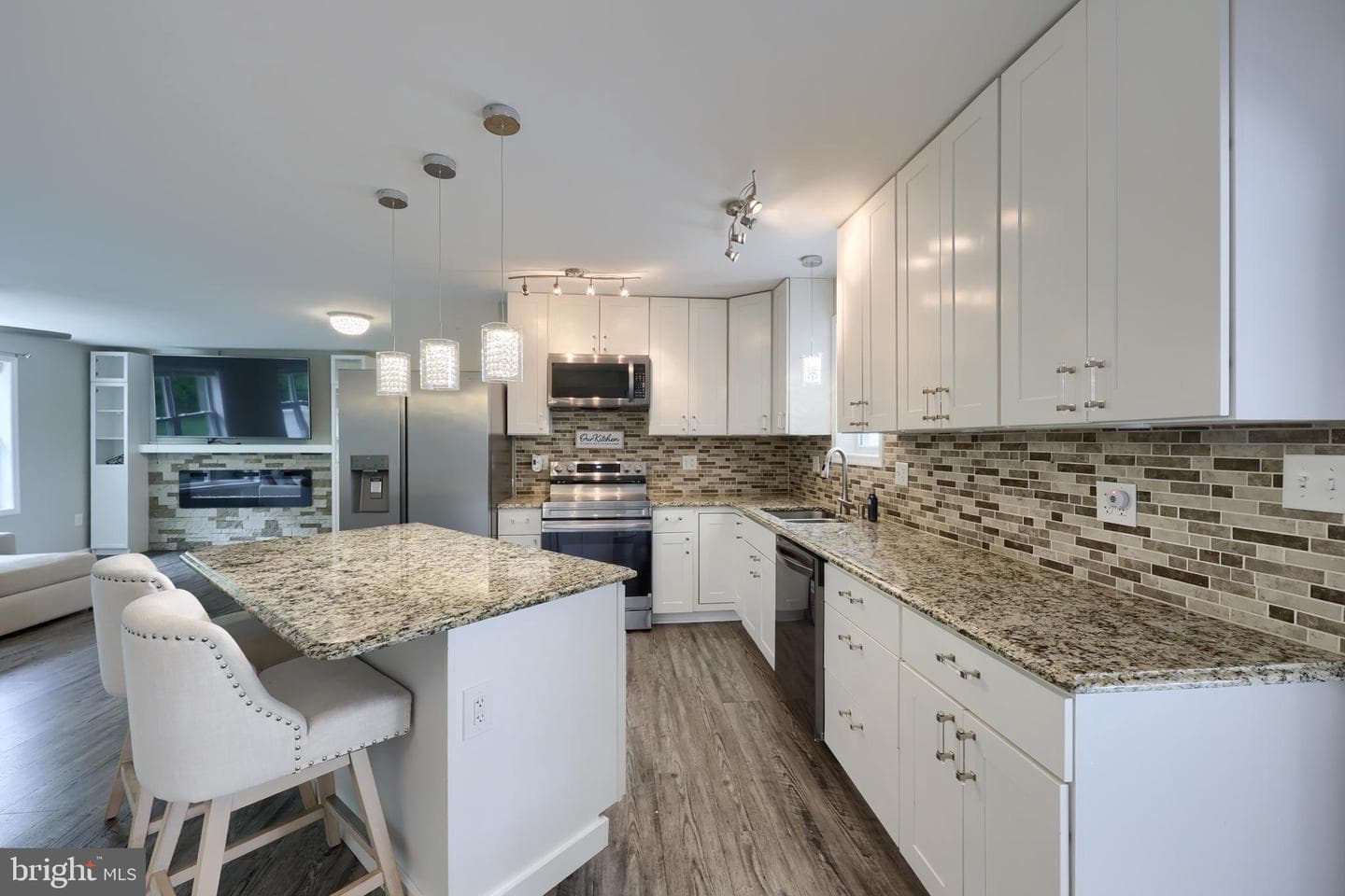 1025 White Oak Road photo 4