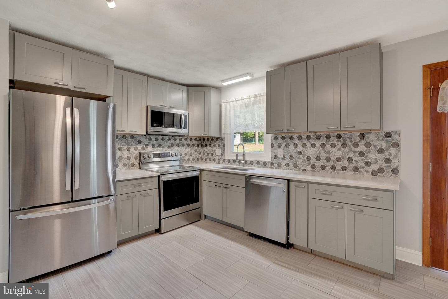 6043 Woods Road photo 12