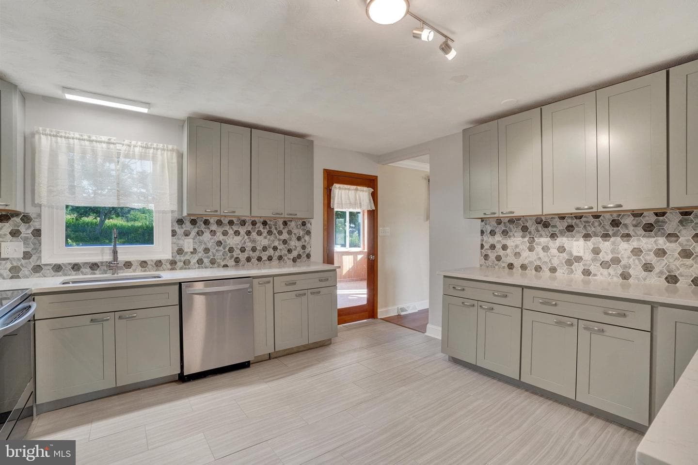 6043 Woods Road photo 13