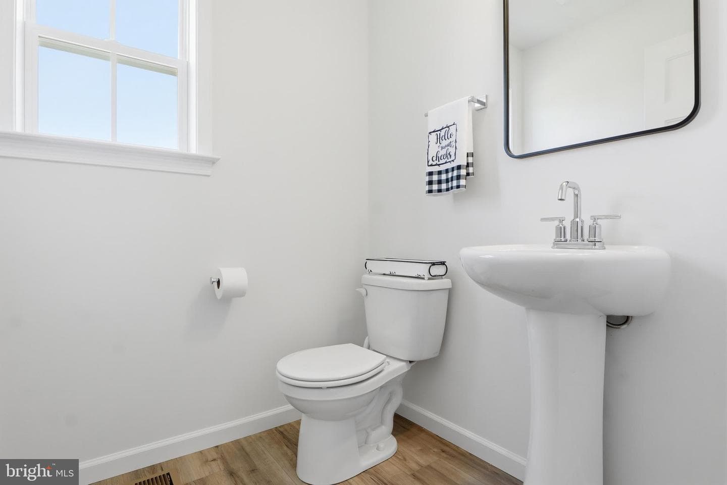 525 Dietz Road photo 19