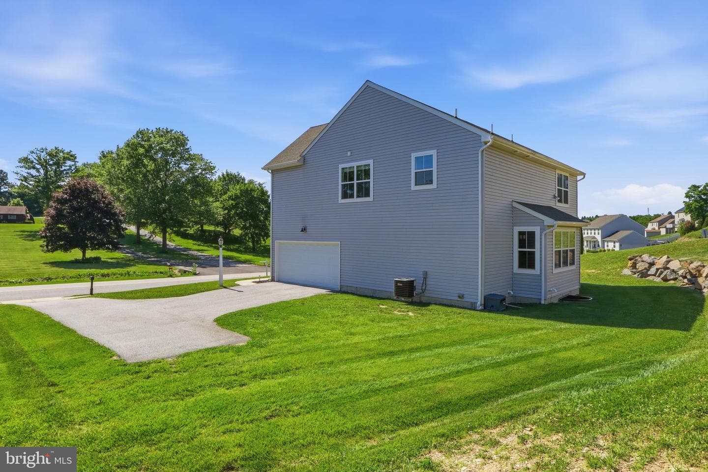 525 Dietz Road photo 51