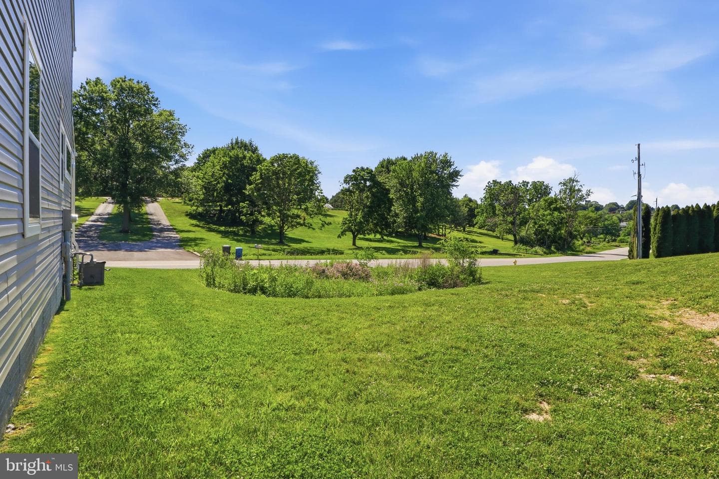 525 Dietz Road photo 52