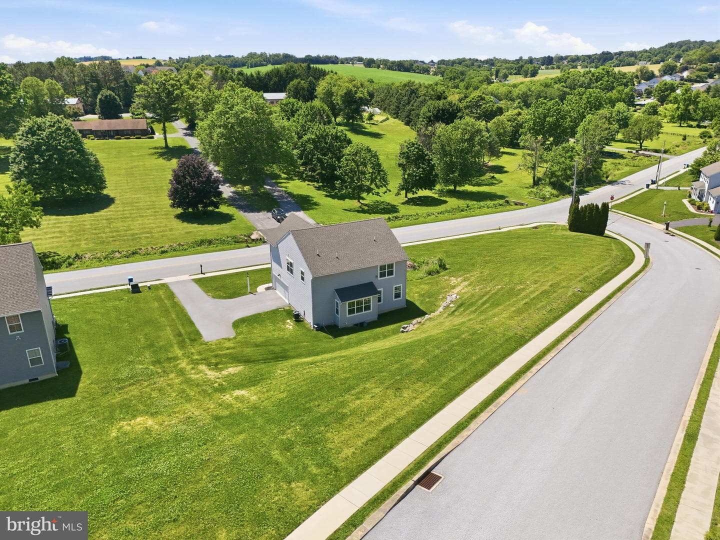 525 Dietz Road photo 58