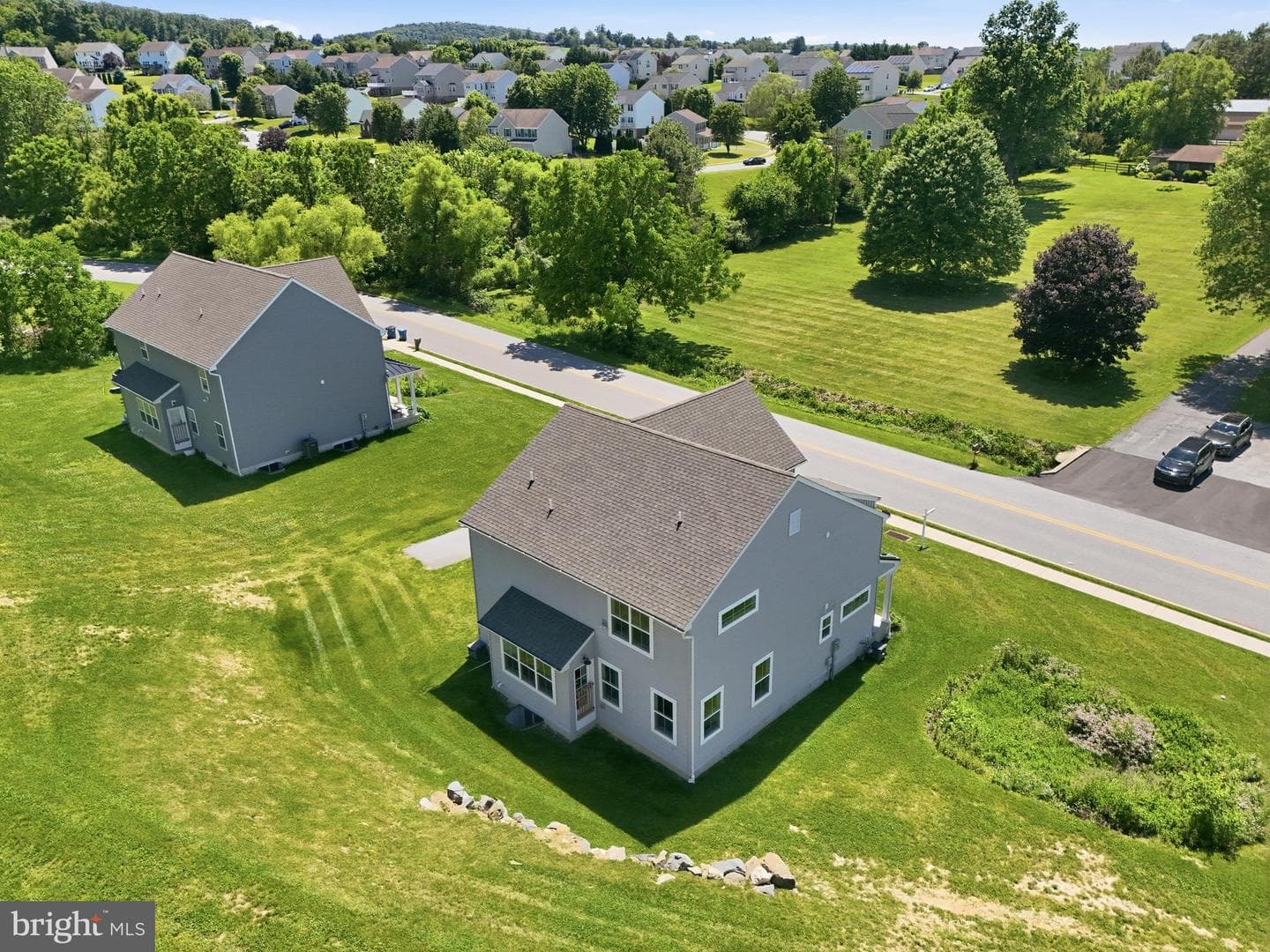 525 Dietz Road photo 59
