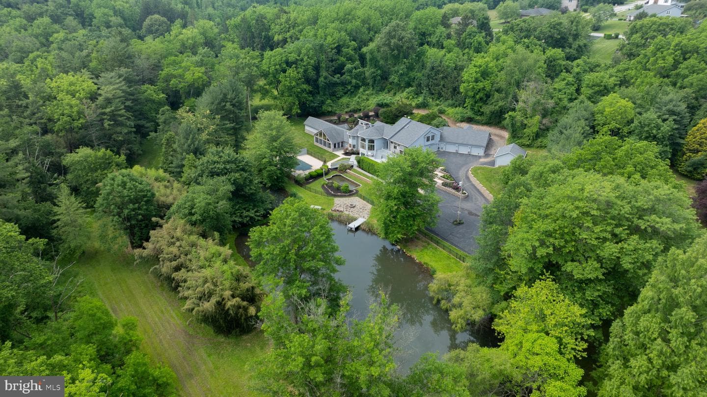 3020 Pond Drive photo 8