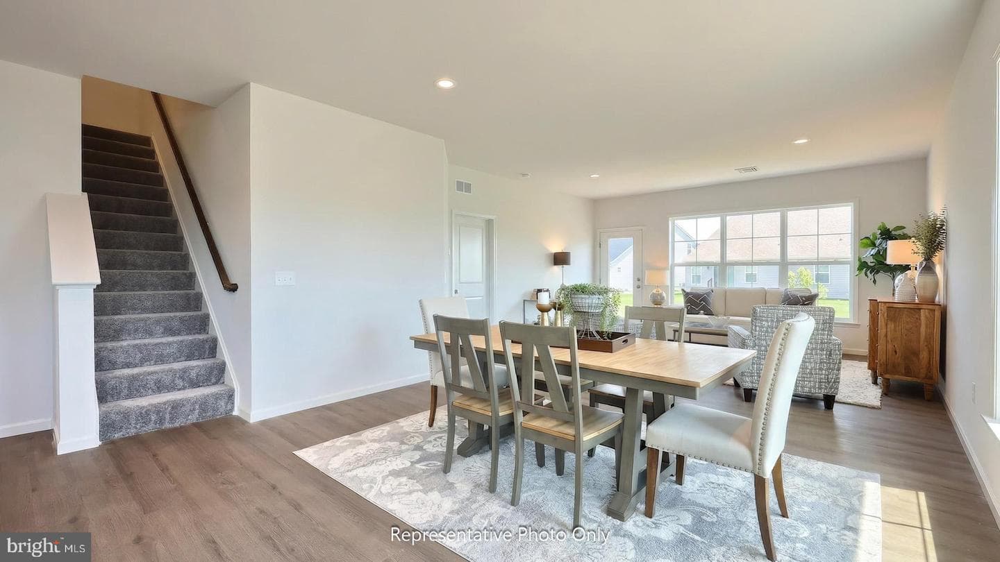 7485 Saint Patrick Court photo 5