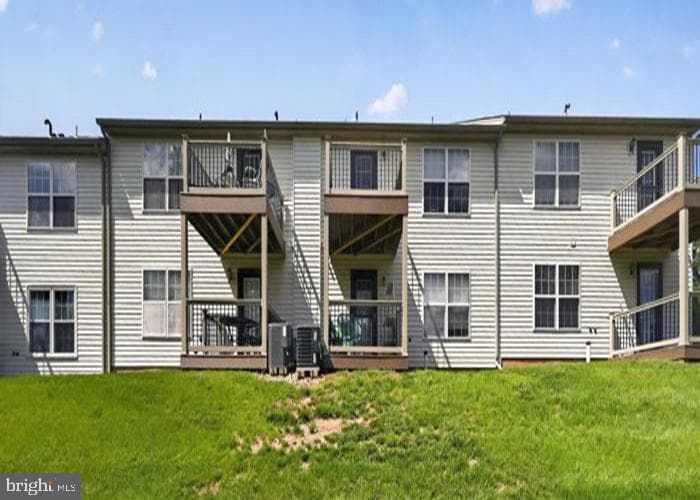 436 Buttonwood Lane #b, York