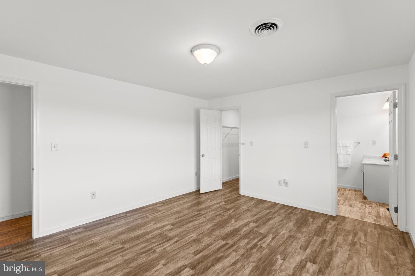 726 S Baltimore Street photo 16