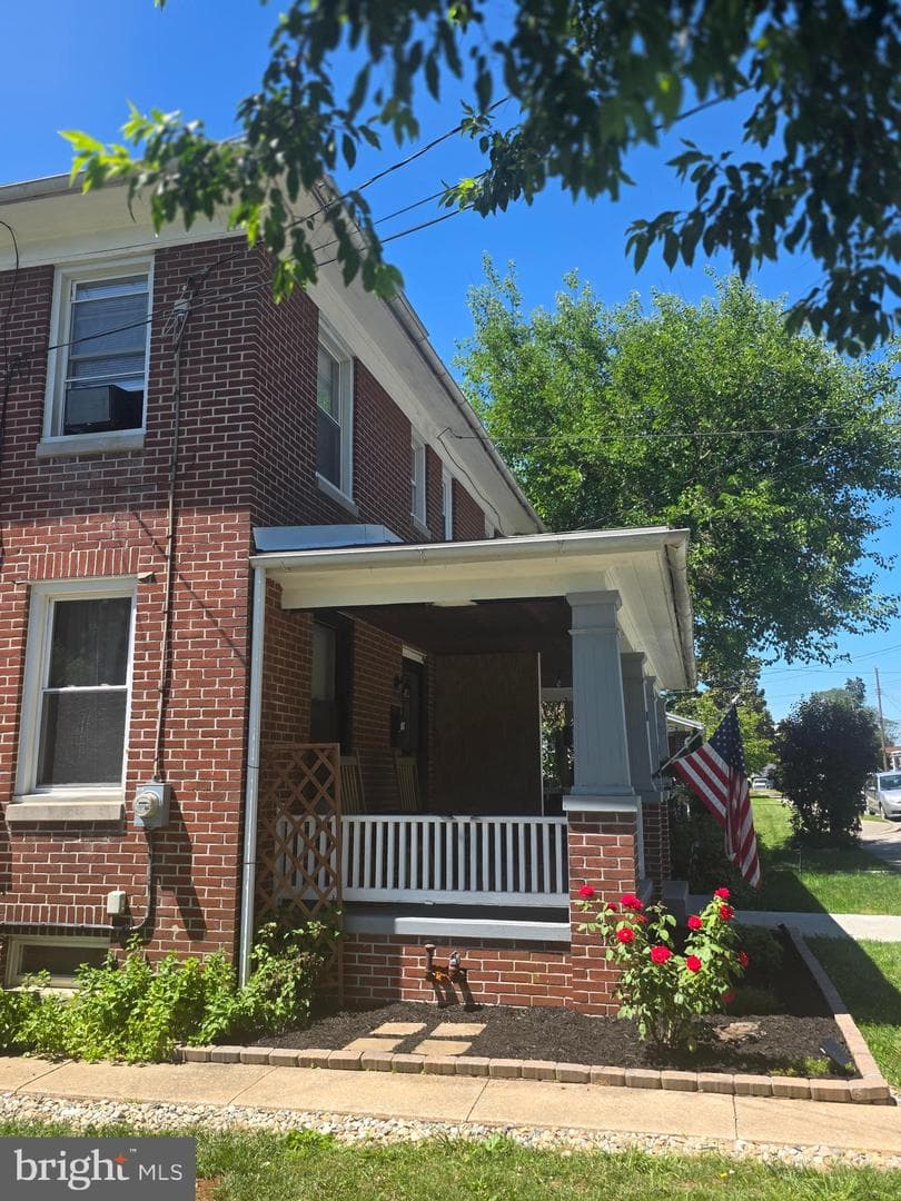 60 E York Avenue photo 4