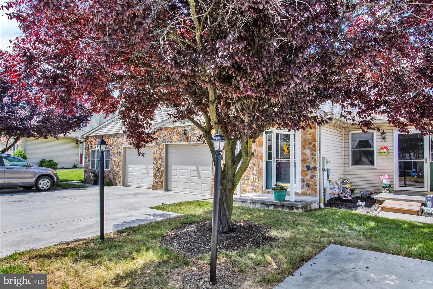 409 Springbrook Court photo 3