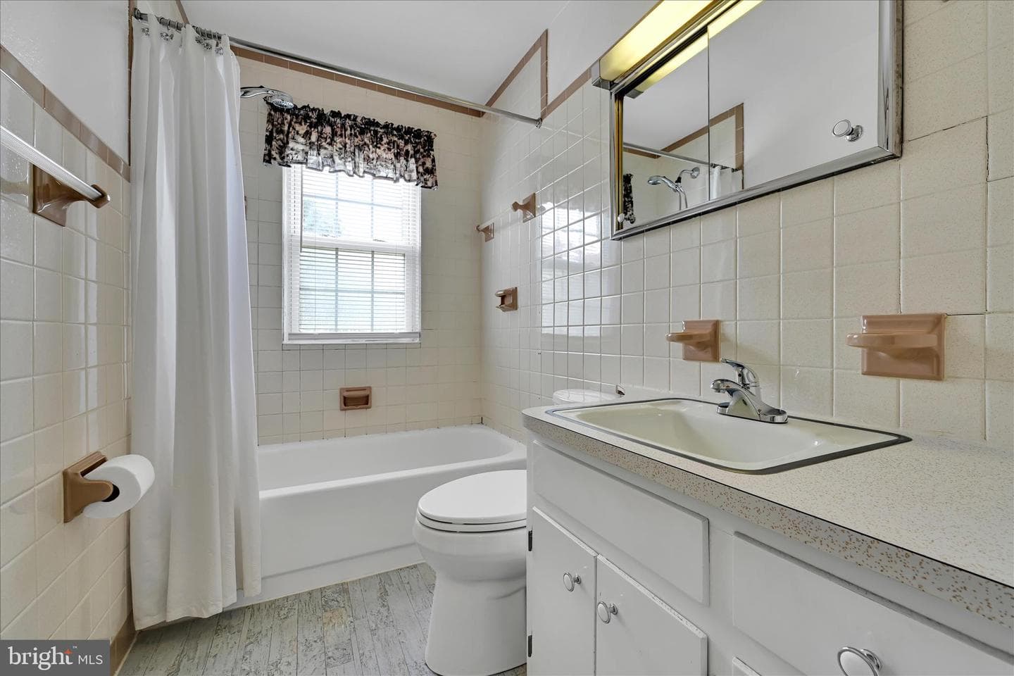2308 S Pine Street photo 24