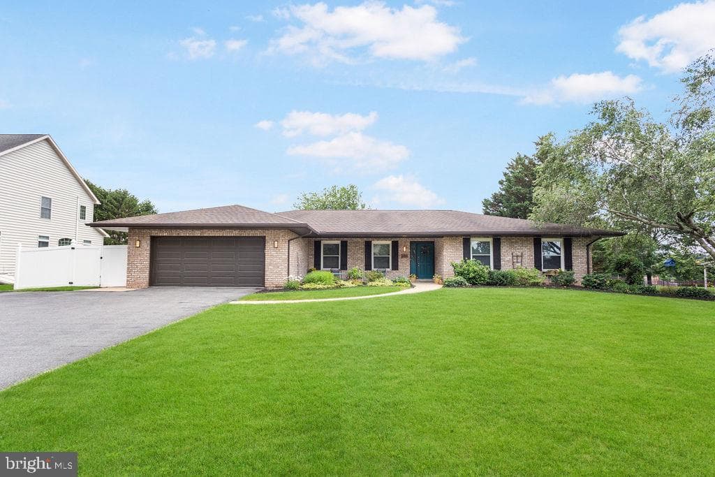 3759 Cayuga Lane photo 1