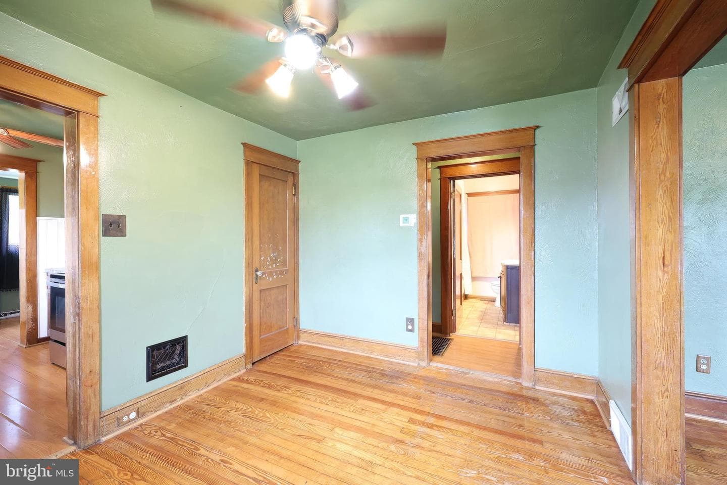 2151 Maple Road photo 17