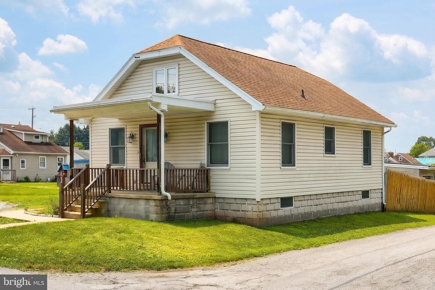2151 Maple Road photo 3