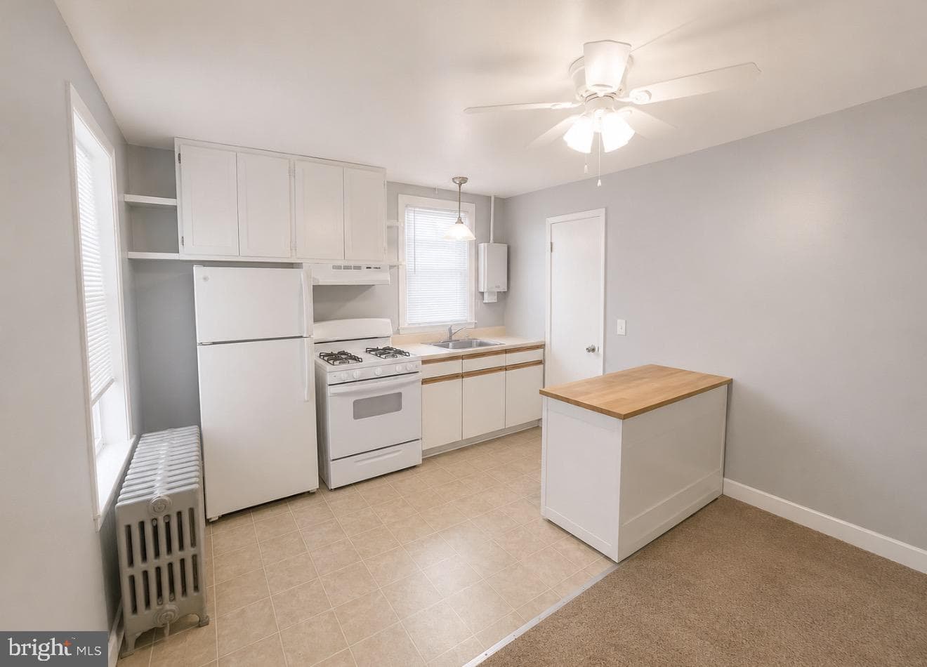 1576 W King Street photo 6