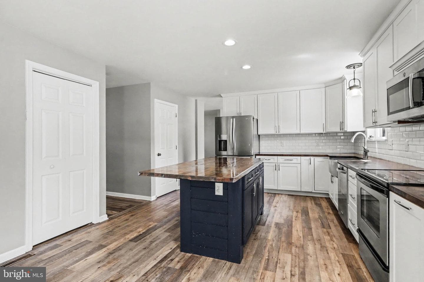 195 Martel Circle photo 11