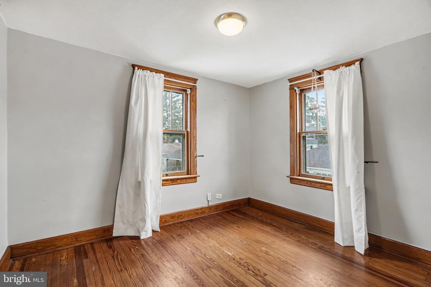 317 E Hanover Street photo 29