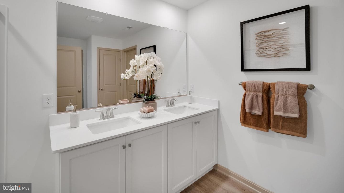 100 Christina Drive photo 17
