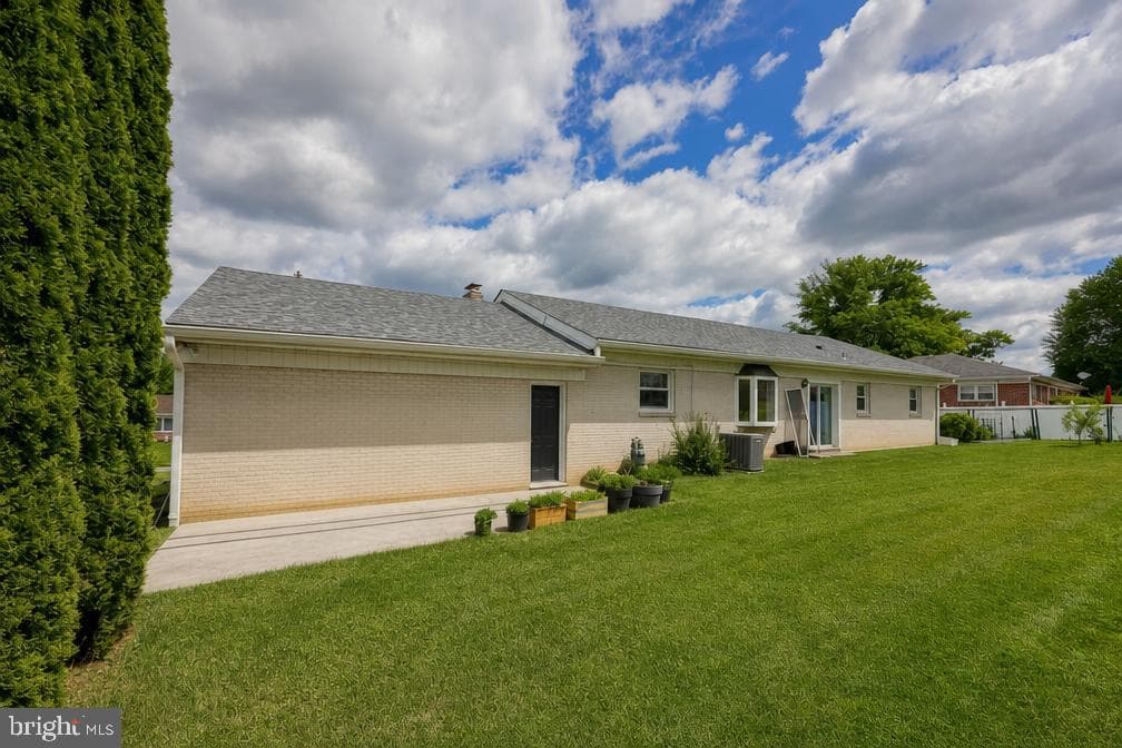 100 N Lynbrook Drive N photo 28