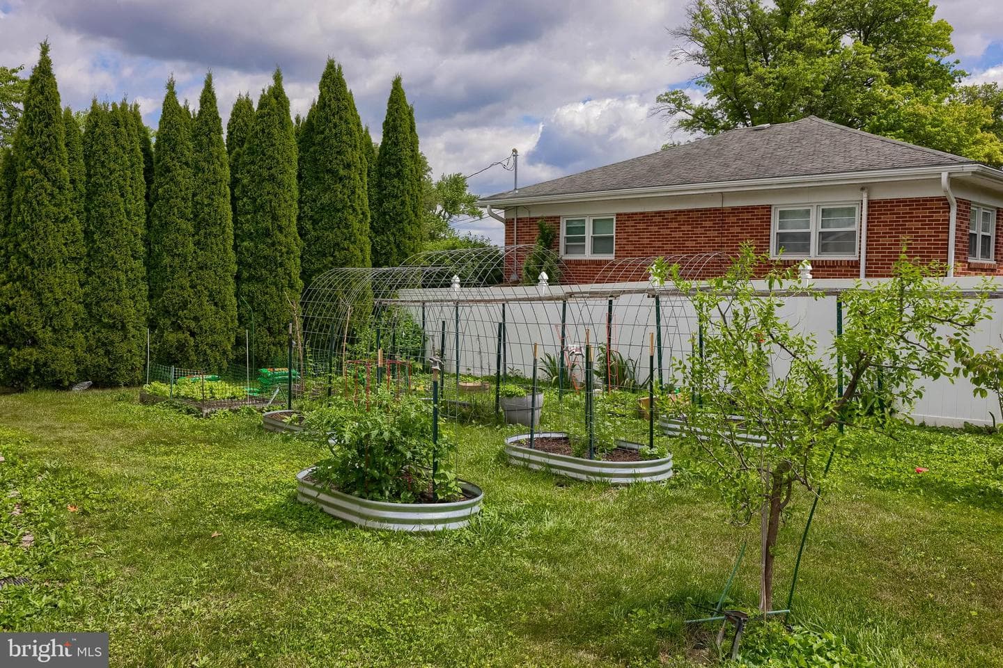100 N Lynbrook Drive N photo 31